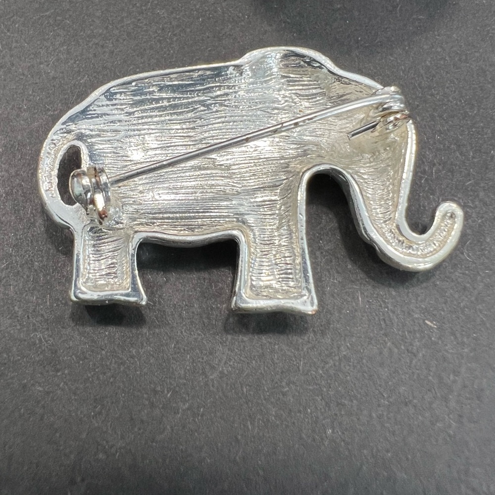 Silver Rhinestone Elephant Brooch - Picture 2 of 2